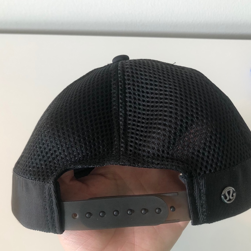 Lululemon black hat